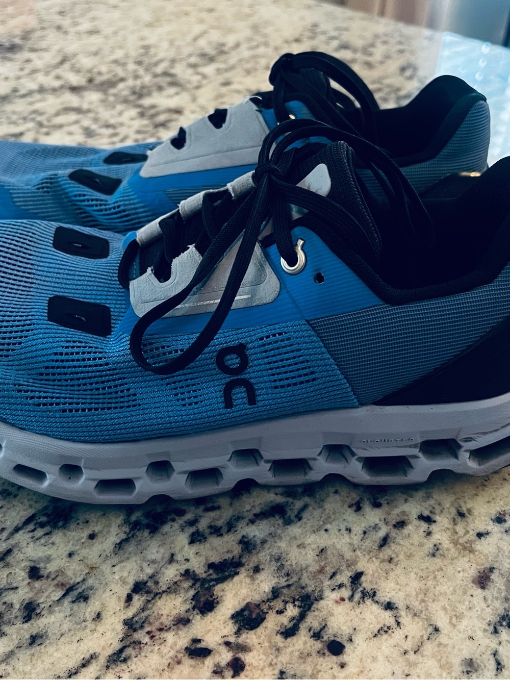 On Cloud Women's Training Shoe Size 7.5 Marina/Magnet tGym Running Helion
